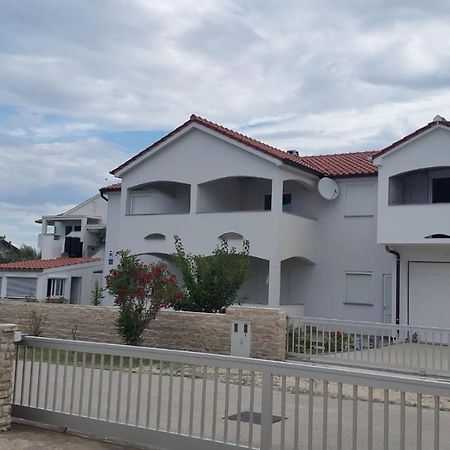Haus Milana Apartman Nin Kültér fotó
