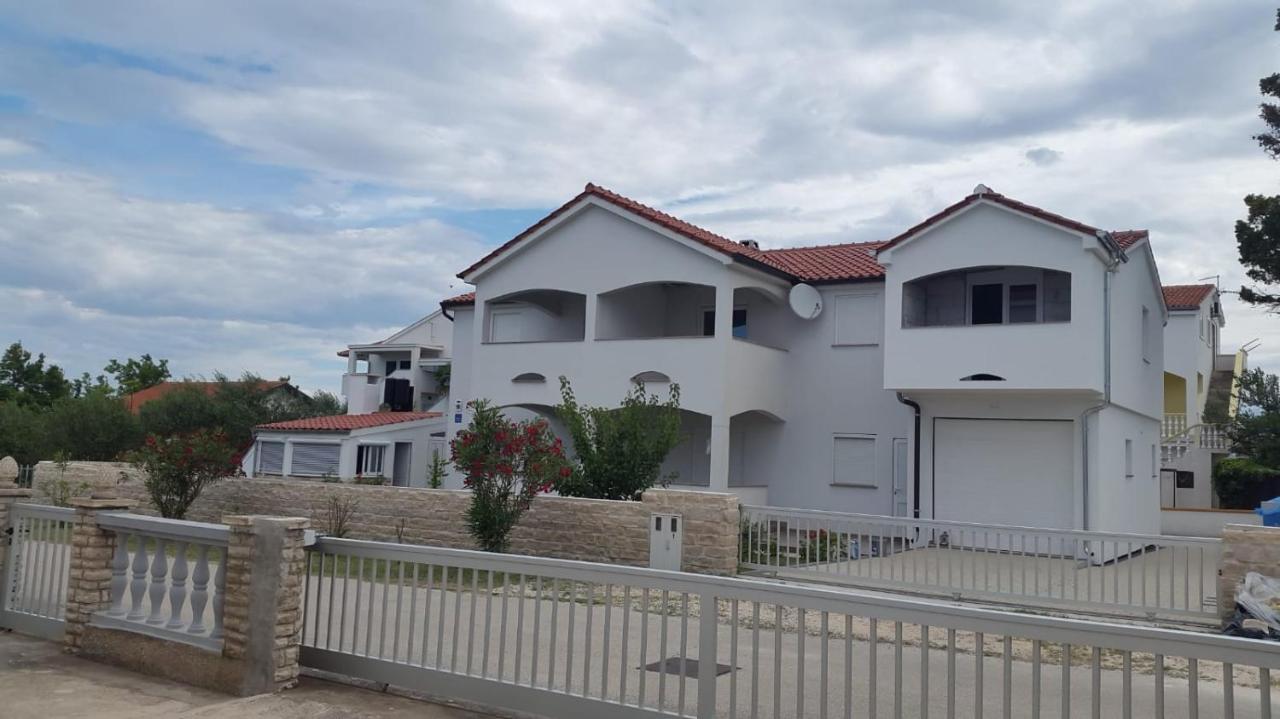 Haus Milana Apartman Nin Kültér fotó