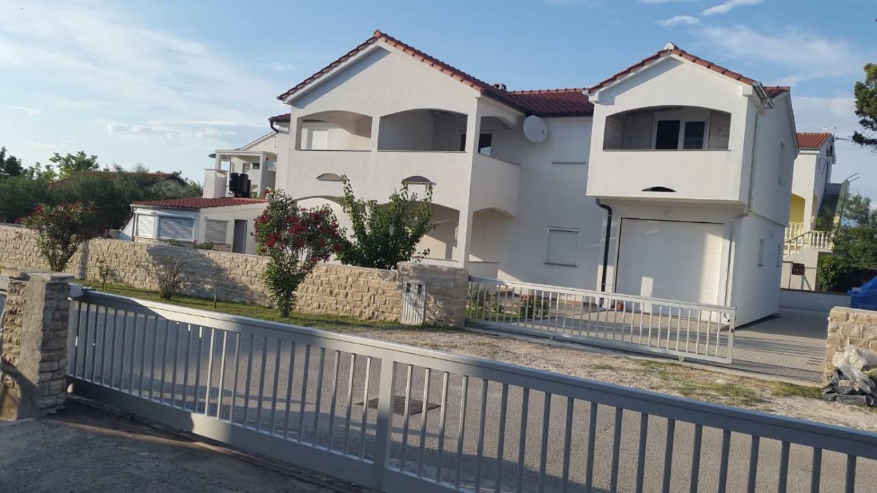 Haus Milana Apartman Nin Kültér fotó